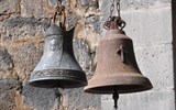 Gruzie - Gruzie - osamělý zvuk kostelních zvonků volá k modlidbě
