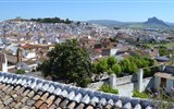 Antequera - Španělsko - Andalusie - Antequera, oslnivě bílé domy a matně červené střechy (foto Petra Dohodilová)