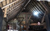 skanzen - Belgie - skanzen Bokrijk, interiér stodoly, krásná tesařská práce