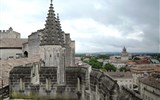 Avignon - Francie - Provence - Avignon, vpravo Tour de Jacquemart, součást kardinálského paláce, 15.století