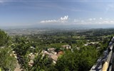 Bonnieux - Francie - Provence - Bonnieux, pohled z Belvederu na široké údolí Lourmarin