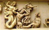Pergamonské muzeum - Německo - Berlín - Pergamon museum, detail Pergamonského oltáře, Gorgony