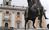 Kapitol - Itálie - Řím - jezdecká socha Marka Aurelia, jediná zachovaná nepoškozená bronzová socha z antického Říma