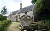 Locronan - Francie - Bretaň - Locronan, vodní nádrž z roku 1698 u kaple Bonne-Nouvele