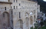 Subiaco - Itálie - Subiaco - klášter sv.Benedikta, založen v 9.stol. (Wiki free)