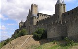 Languedoc, katarské hrady, moře Lví zátoky a kaňon Ardèche letecky 2023 - Francie - Languedoc - Carcassonne.