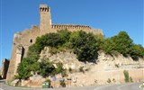 Sovana - Itálie - Lazio - Sovana, hrad Rocca di Sovana, kolem 1.000, využil staré etruské opevnění