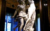 Villa Borghese - Itálie - Villa Borghese - Bernini, Apollon a Dafné (Wiki)