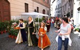 Viterbo - Itálie -Viterbo - slavnost San Pellegrino in Fiore, průvod městem (foto Jan Kaul)