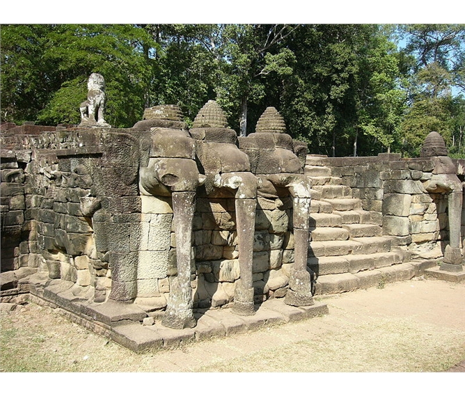 Thajsko - království bílého slona a Kambodža 2021 - Kambodža - Angkor - Terasa slonů