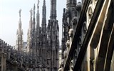 Duomo di Milano - Itálie - Milán - les sloupů a fiál na střeše katedrály