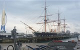 Jižní Anglie, Cornwall, po stopách krále Artuše 2020 - Jižní Anglie - Portsmouth, vlajková loď lorda Nelsona HMS Victory, vzadu Spinnaker Tower, 2005, 170 m
