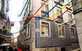 Lisabon - Portugalsko - Lisabon, čtvrť Bairro Alto, na azulejos narazíme všude