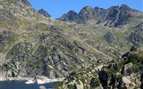 Andorra, srdce Pyrenejí letecky 2023 - Andorra - v horských údolích se ukrývají modré zorničky jezer (foto L.Zedníček)
