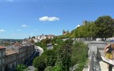 Angoulême - Francie - Akvitánie - Angouleme, staré město stojí na pahorku z kterého seotevírají kouzelné pohledy (foto P.Michal)