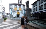 Ponta Delgada - Portugalsko - Azory - Edifício dos Paços do Concelho, barokní, zvonice 1724, dnes radnice