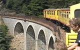 Languedoc a Roussillon, země moře, hor a katarských hradů - Francie - Languedoc - Train Jaune má elektrický pohon