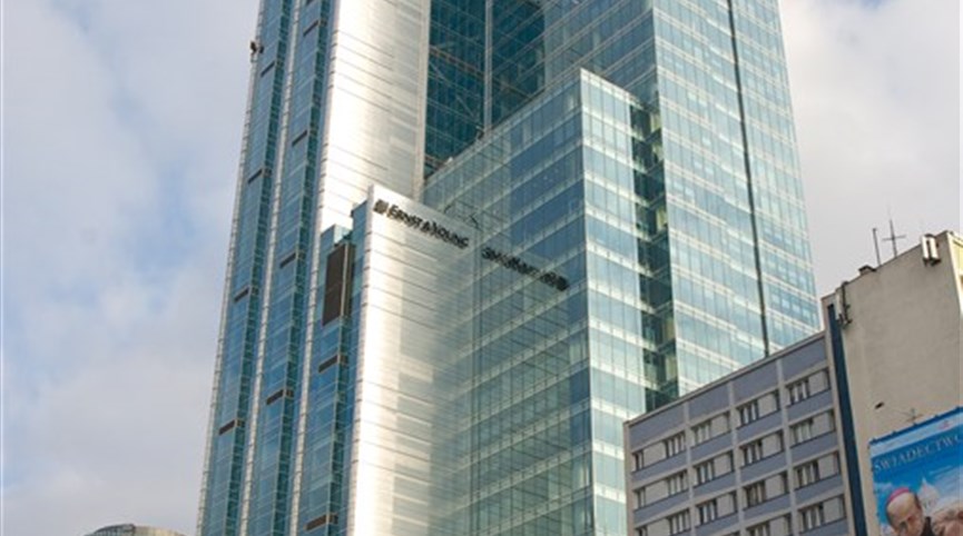 Varšava (Warszawa) - metropole v zeleni vlakem nejen po stopách F. Chopina 2026  Polsko - Varšava - Lim centrum, 1977-89, 140 m výšky, návrh T.Stefanski a kol. (foto Lukáš Zedníček)