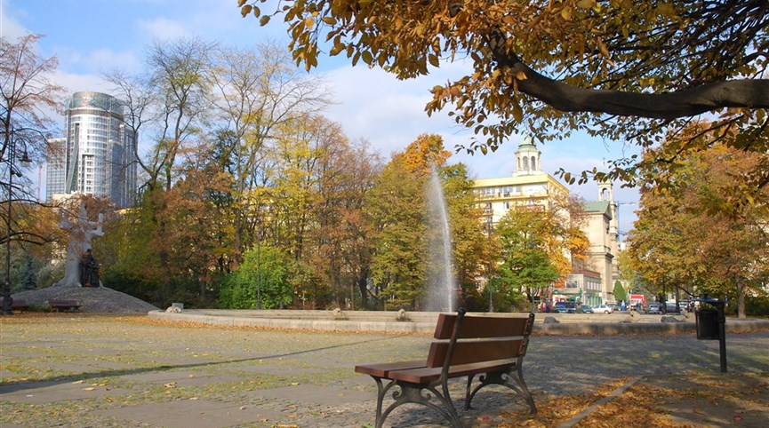 Objevte střední Polsko vlakem - Varšava a Lodž 2026  Polsko - Varšava - kouzlo podzimu ve Varšavě (foto Lukáš Zedníček)
