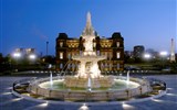 Glasgow - Skotsko - Glasgow - fontána Doulton (Glasgow info centrum)