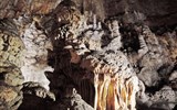 Slovinsko a Itálie, tajemné jeskyně, víno a mořské lázně Laguna 2022 - Itálie - Grotta Gigante, zpřístupněná 1905, od 1957 elektric.osvětlení