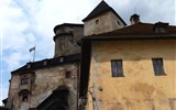 Oravský hrad - Slovensko - Oravský hrad - vnitřní nádvoří (Wiki-Dudva)