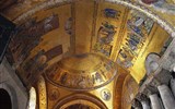San Marco - Itálie - Benátky - San Marco, atrium, vzadu první kopule Abrahamova, narození Ismaeila