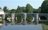 St.Savin - Francie - St.Savin - starý most z 11.století přes řeku Gartempe (foto P.Michal)