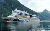 Norsko, zlatá cesta severu 2022 - Norsko - Geirangerfjord, ročně sem vplouvá 150-200 velkých výletních lodí.