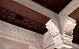 Alhambra - Španělsko - Granada - Alhambra, Patio del Mexuar, strop z cedrového dřeva