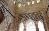 Andalusie, památky UNESCO a přírodní parky 2022 - Španělsko - Granada - Alhambra, Sala de los Reyes, sloužila jako hodovní či společenská síň