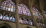 Cestovatelské puzzle po Francii - Francie - Champagne - Troyes, katedrála 1.500 m2 vitráží z 13.-19.století.