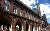 Lübeck - Německo - Lübeck - Stará radnice, původně románská, 1435 přestavěna goticky