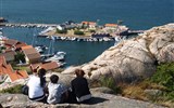 Velký okruh Norskem, Lofoty a Vesteråly 2020 - Švédsko - Fjällbacka, výšina Vetteberget a pohled z ní do přístavu