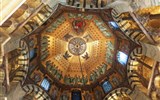 Cáchy - Německo - Pfalzkapelle, původní mozaika v kopuli nahrazena barokní freskou, 24 starců z Apokalysy. s korunami