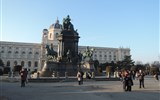Marie Terezie - Rakousko - Vídeň -  Maria-Theresien Platz, socha císařovny a 4 jejich vojevůdců, mj. Daun a Laudon, 1874-87, K.von Zumbusch