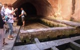 Cefalú - Itálie - Sicílie - Cefalú, středověká prádelna, tady se pralo, ručně a ve studené vodě