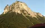 Švýcarský advent a slavnost Klausjagen 2022 - Švýcarsko - Lucern - nad městem se tyčí hora Pilatus