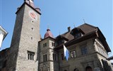 Švýcarský advent a slavnost Klausjagen 2022 - Švýcarsko - Lucern - stará radnice na Kornplatz, dlouho sloužila jako obilní silo