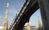 Milán - Itálie - Milán - ze střechy katedrály se otevírá pohled na celé město