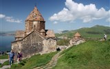 Daleké země a exotika - Arménie - klášter Sevanavank, založen Řehořem Světlonošem, zničen Araby, znovu založen 874 Miriam