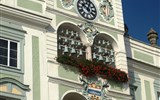 Gmunden - Rakousko - Gmunden - věž radnice s keramickou zvonkohrou