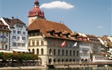 Horskými vláčky po Švýcarsku 2023 - Švýcarsko - Lucern, městská radnice, 1602-6, italská renesance, A.Isenmann