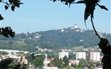 Linec - Rakousko - Linec, nad městem vrch Pöstlingberg s poutní bazilikou