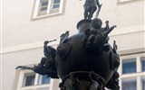 Linec - Rakousko - Linec, fontána Planetenbrunnen, sochy 1650 B.Spatz, nahoře Jupiter, dole - Luna, Merkur, Venuše, Mars, Slunce, Saturn