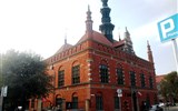 Gdaňsk - Polsko - Gdaňsk, Staroměstská radnice, dole 2patrové sklepy, kam ukládal pivo i astronom Helwetius, postavena 1587-9 ve stylu nizozemského manýrismu