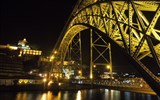 Porto, víno, památky a řeka Douro 2022 - Portugalsko -Porto - noční most Puente Don Luis I.