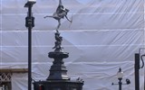 Piccadilly - Anglie - Londýn - Piccadilly Circus, Shaftesbury Memorial Fountain. 1892-3, socha Anterose, bůžka neopětované lásky (tj. charita)