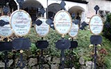 Advent v Salcburku s největším průvodem čertů na světě 2019 - Rakousko - Salcburk, Petersfriedhof, hrob S.Strumpfeggera, jeho 4 žen a rodičů