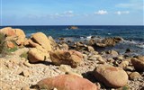 Sardinie, rajský ostrov nurágů v tyrkysovém moři chata 2019 - Itálie - Sardinie - romantické Capo Comino